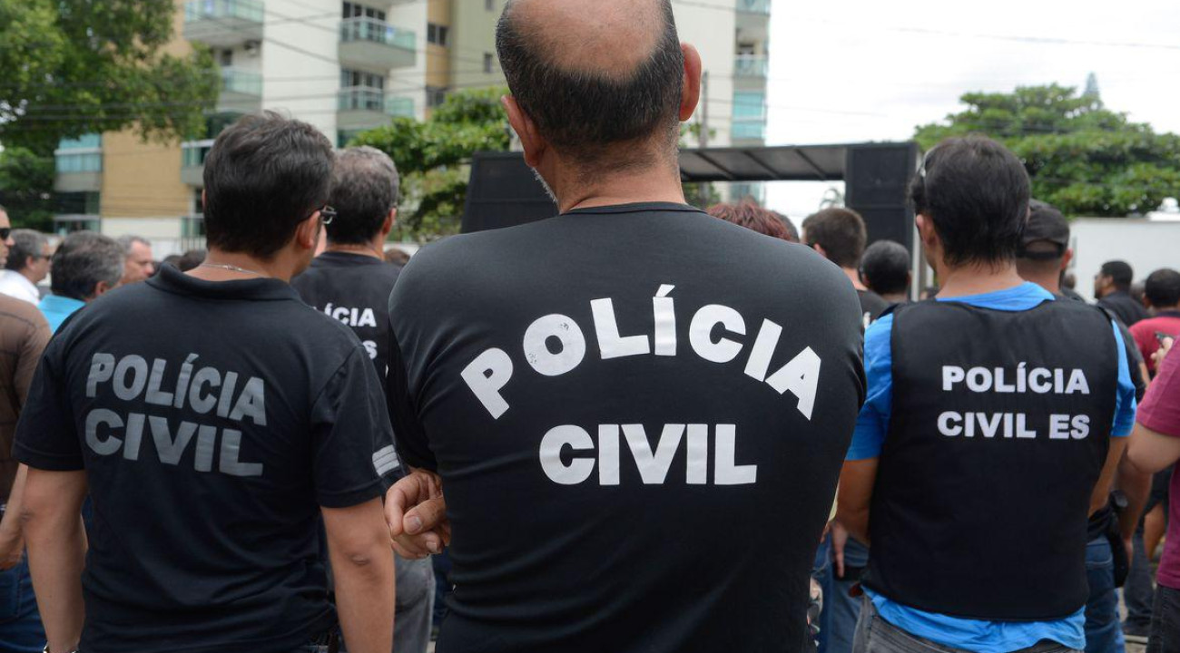 Polícia faz operação contra roubo de carros e cargas no Rio